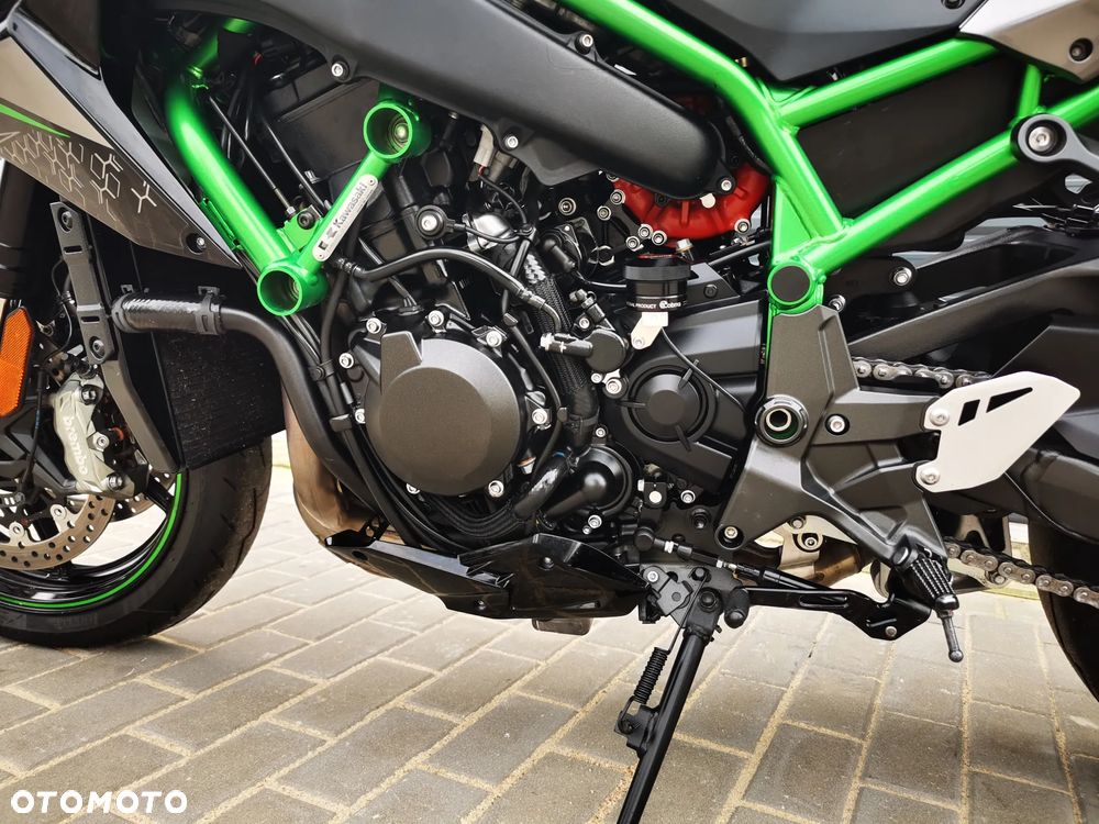 Kawasaki H2 - 24