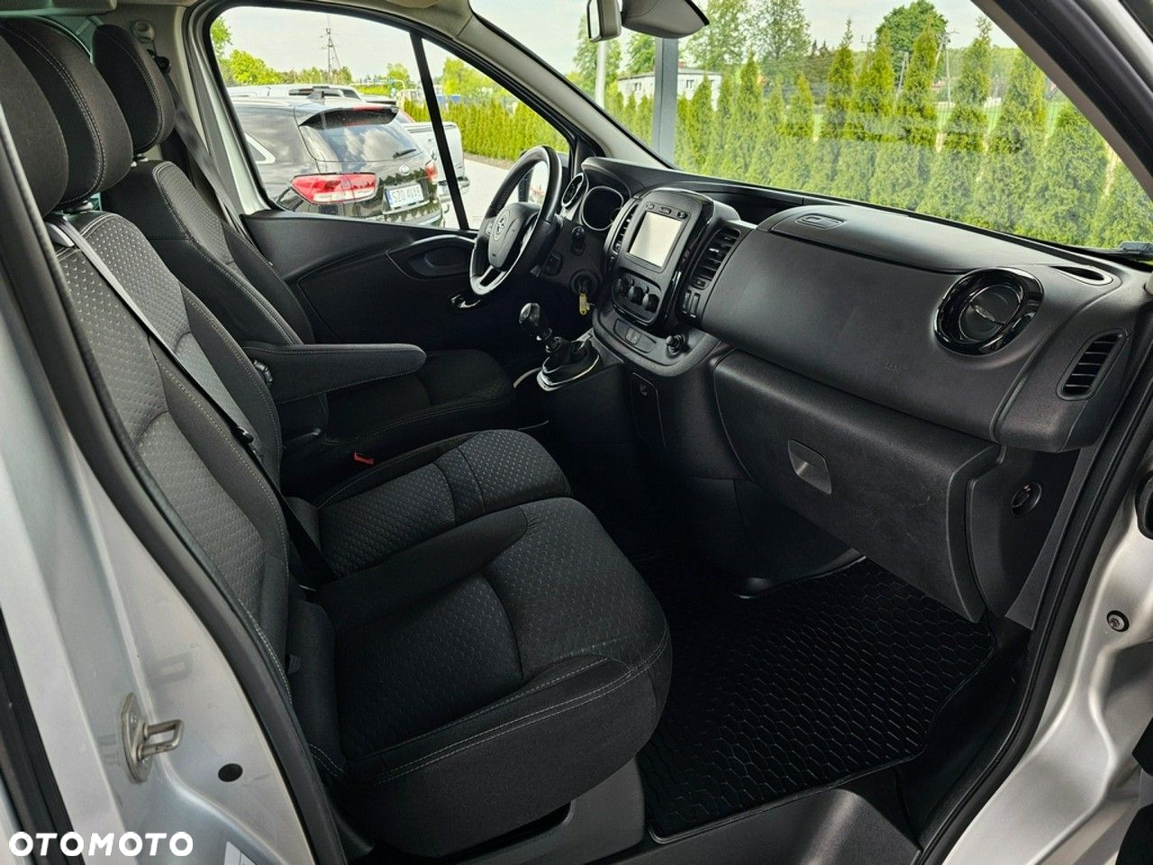 Opel Vivaro - 18