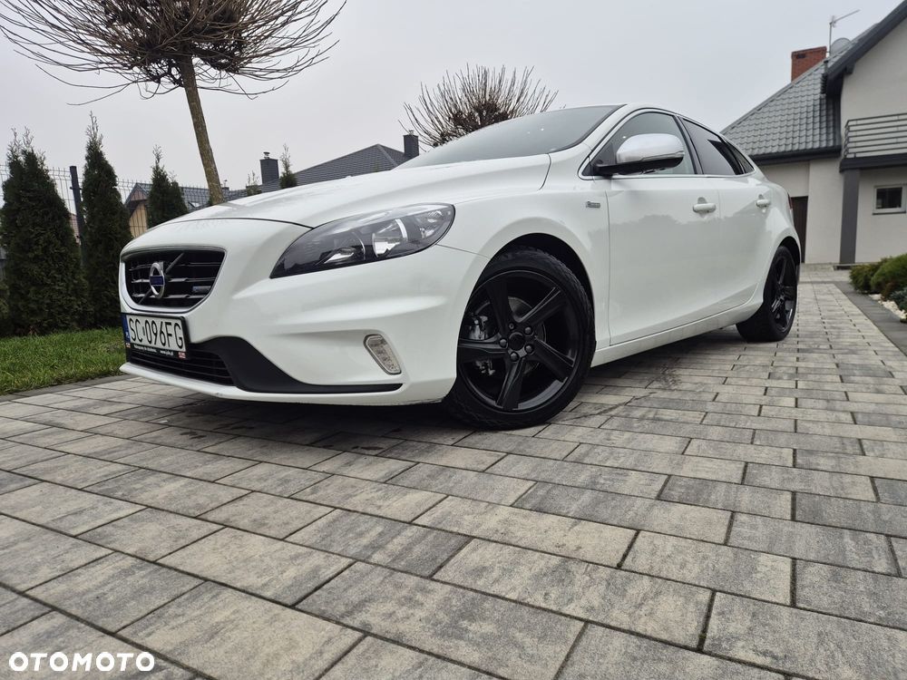 Volvo V40 D2 R Design - 14