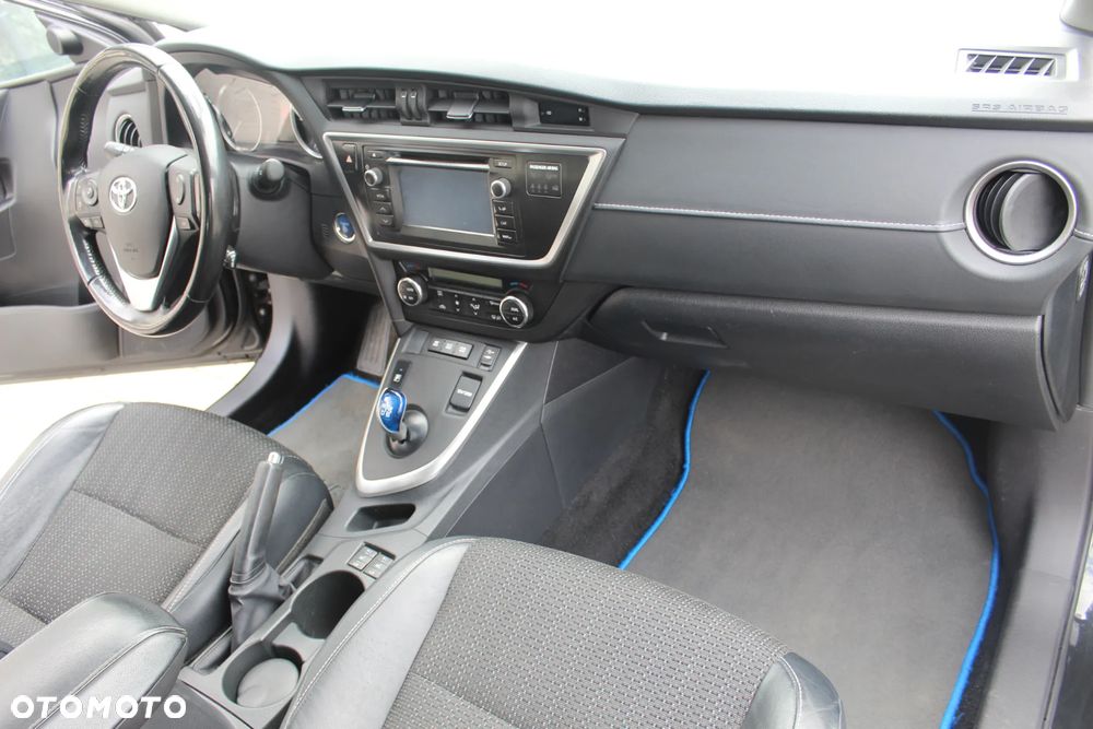 Toyota Auris 1.8 HSD Luna - 8