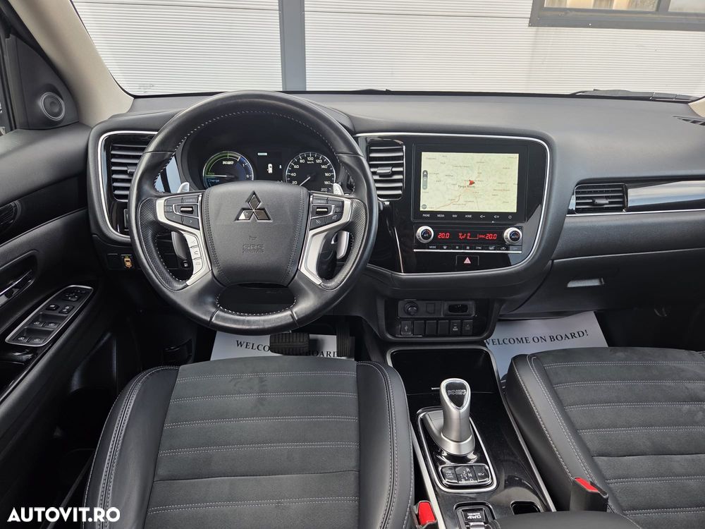 Mitsubishi Outlander - 28