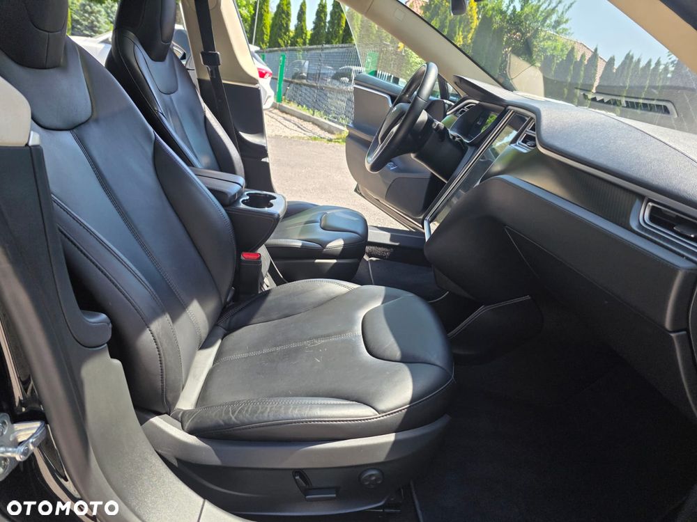 Tesla Model S 85 - 21