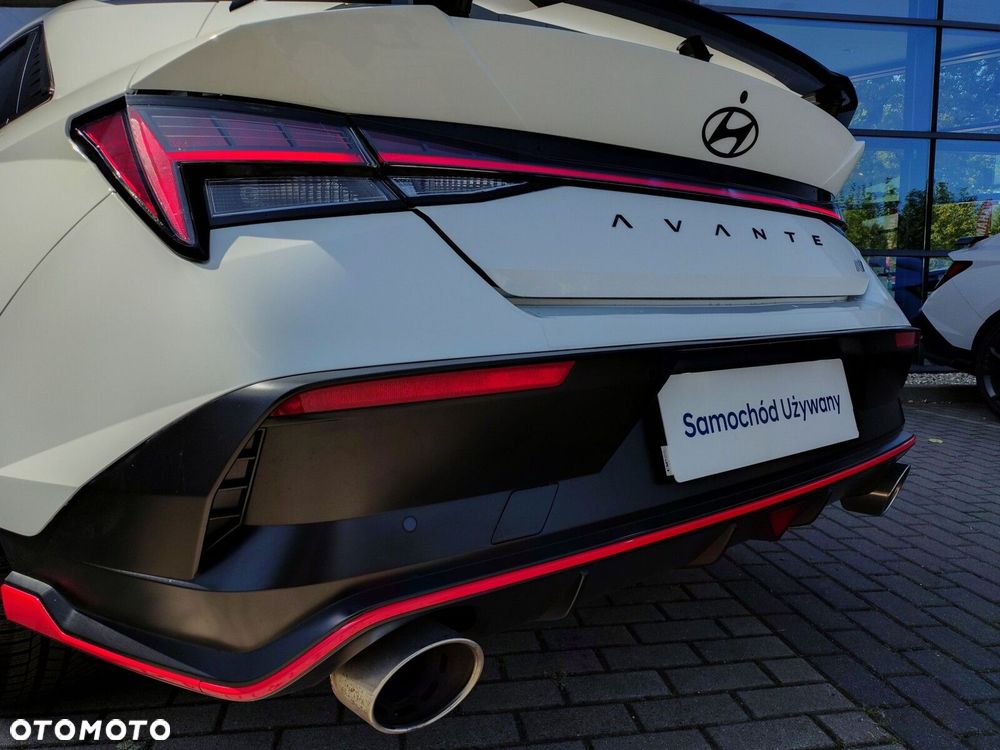 Hyundai Elantra - 12