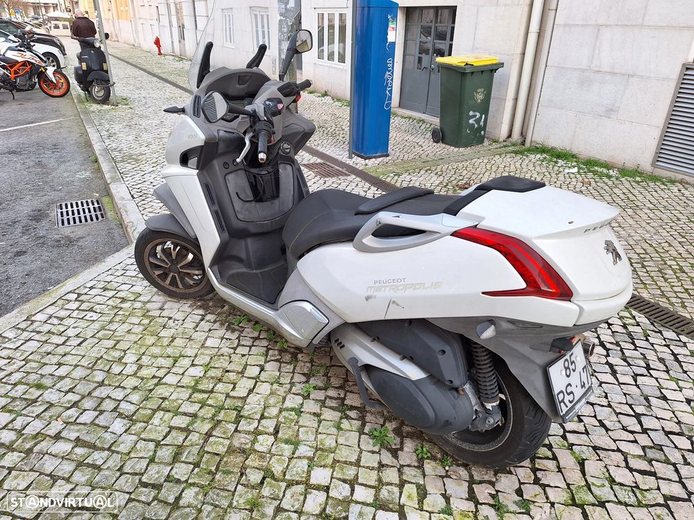 Peugeot Métropolis - 8