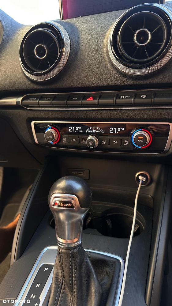 Audi A3 Sportback 2.0 TDI S tronic - 23
