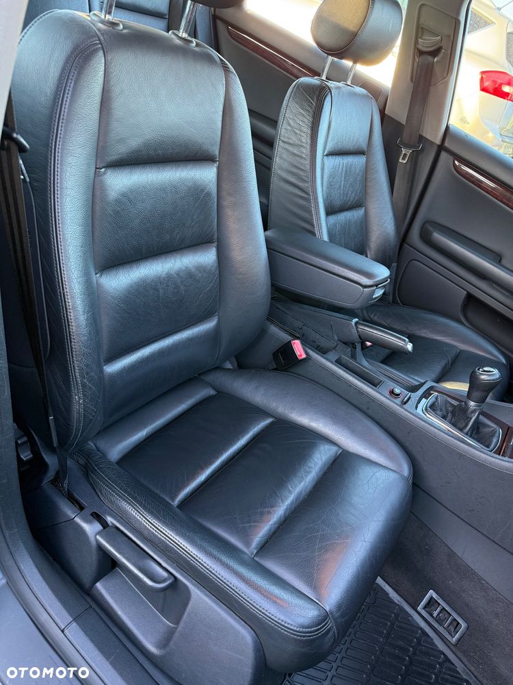 Audi A4 Limousine - 12