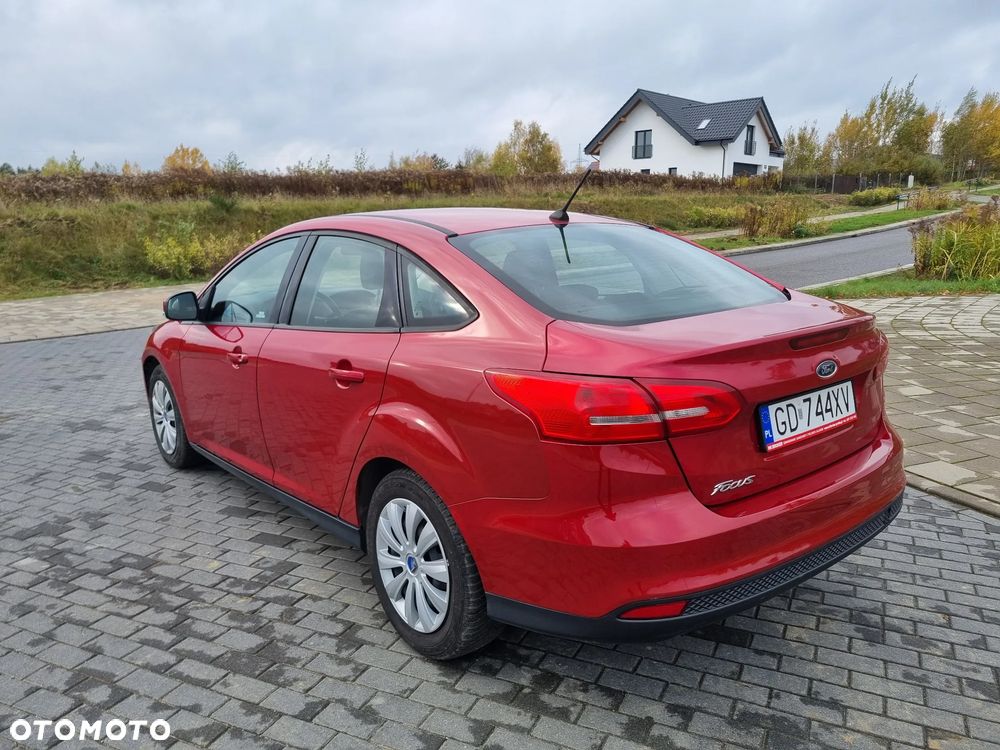 Ford Focus 1.6 Trend - 12