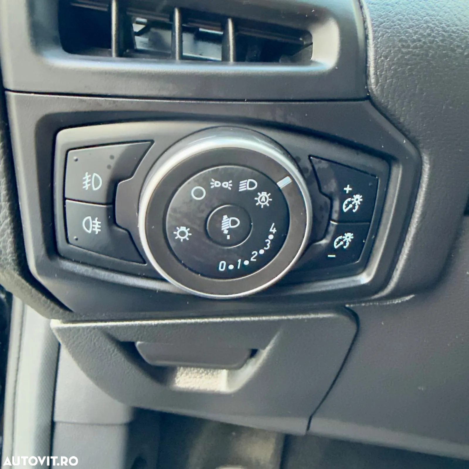 Ford Focus 1.5 EcoBlue Start-Stopp-System Aut. TITANIUM - 23