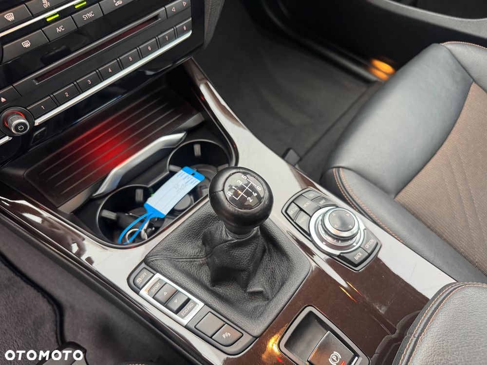 BMW X3 sDrive18d xLine - 34