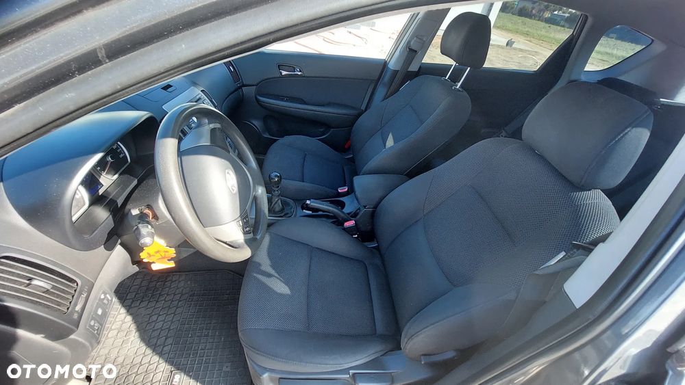 Hyundai i30 1.6 CRDi Comfort - 16
