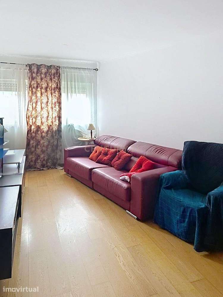 Apartamento T2 com Vista Panorâmica em Beato, com vigilância no condôm - Grande imagem: 2/27