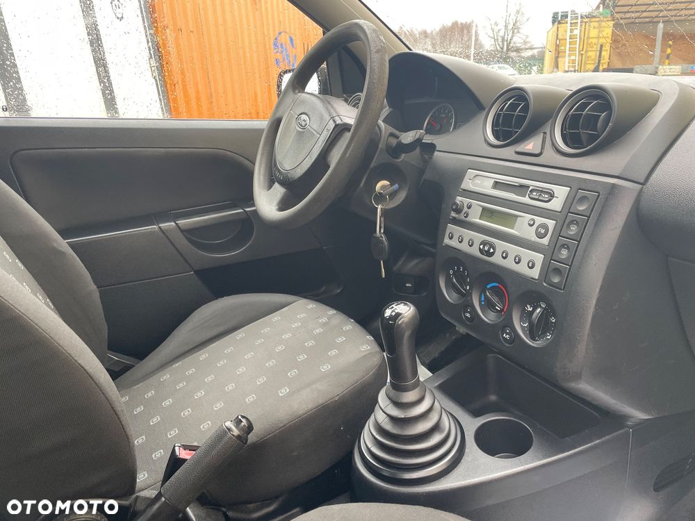 Ford Fiesta - 12