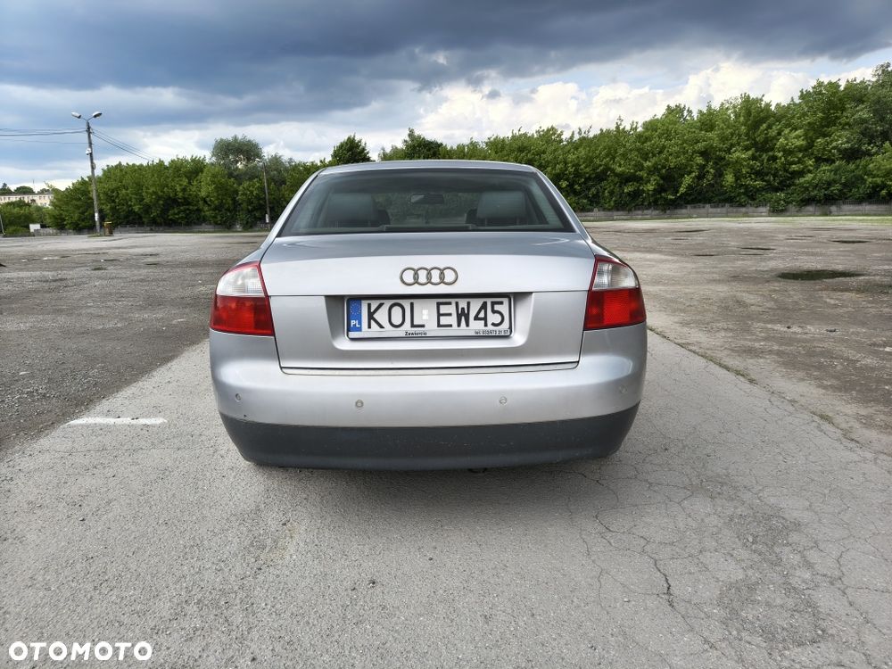 Audi A4 Limousine - 3