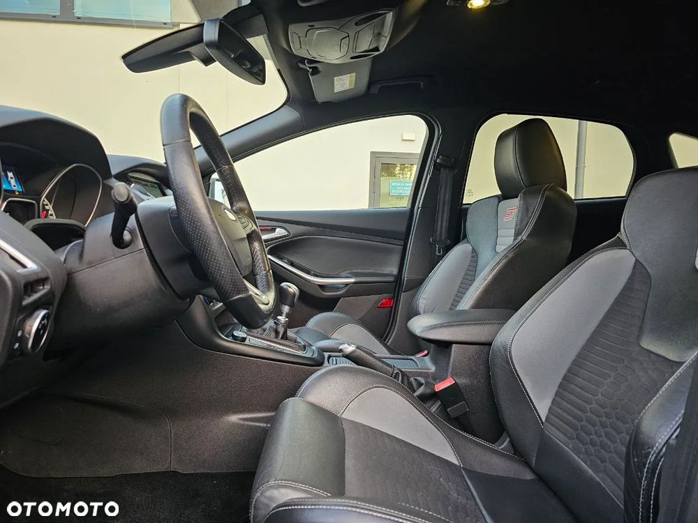Ford Focus ST - 22