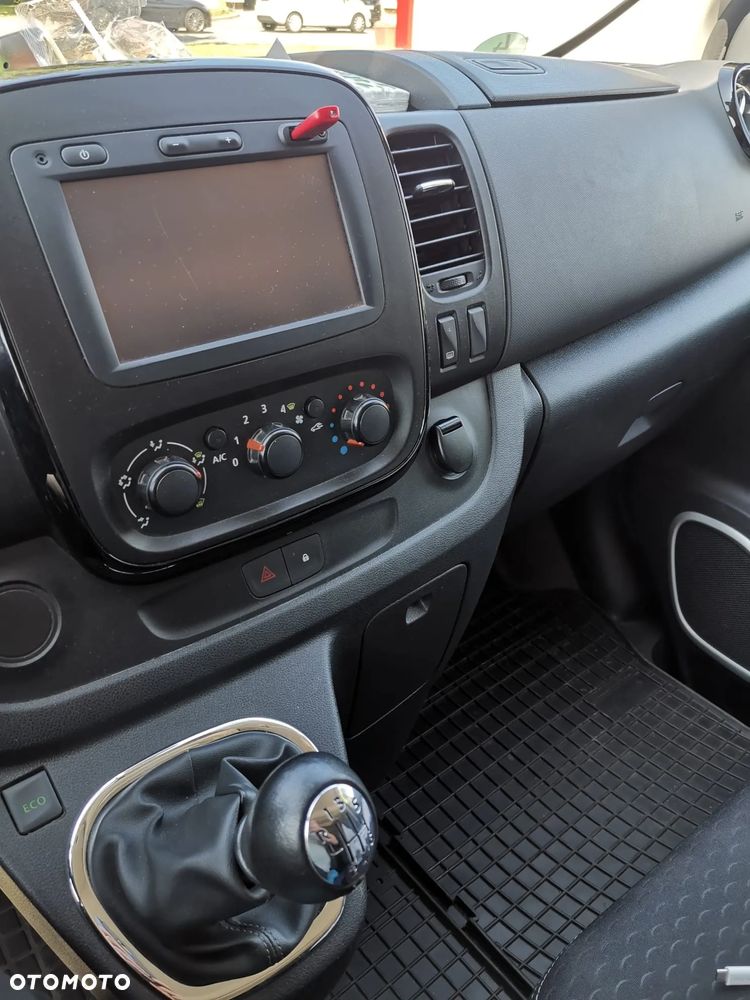 Opel Vivaro - 8