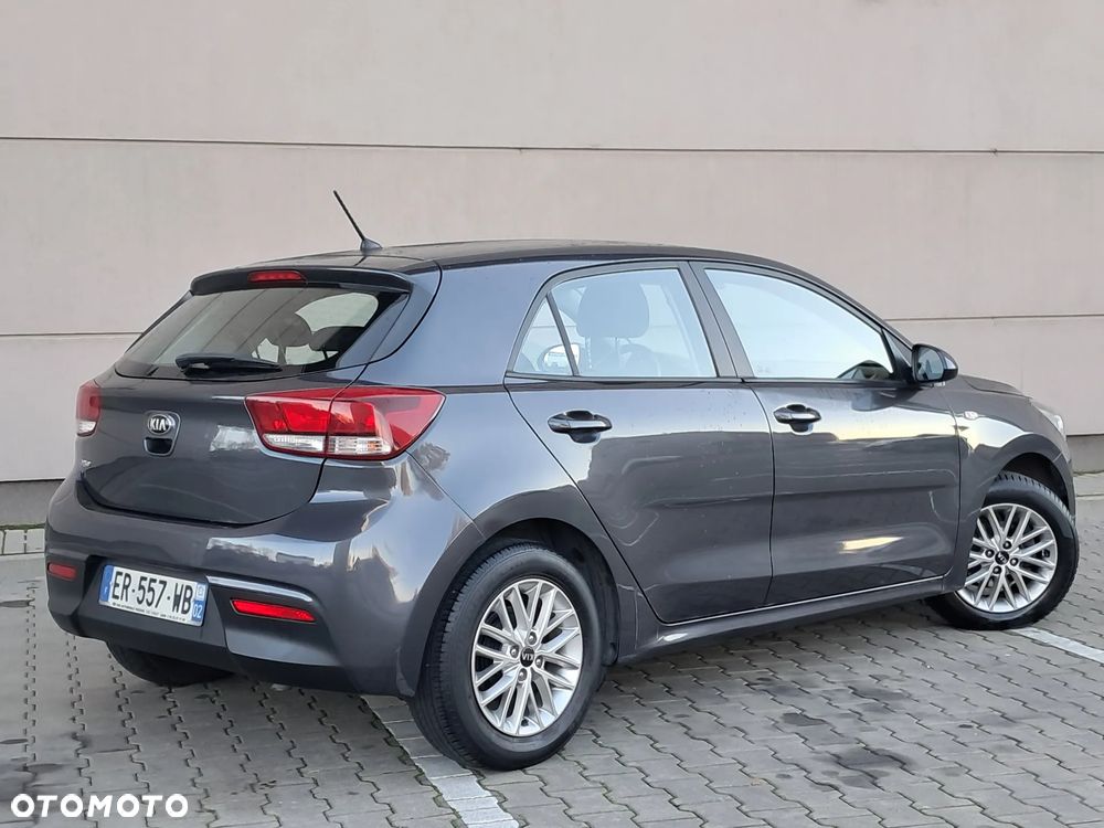 Kia Rio 1.2 Dream Team Edition - 4