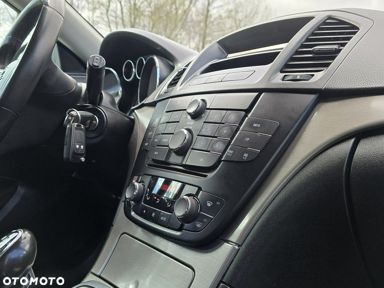 Opel Insignia - 12