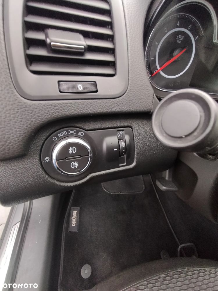 Opel Insignia - 29