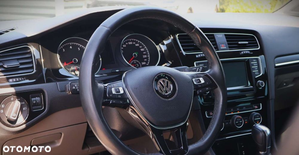 Volkswagen Golf - 12
