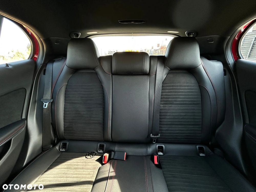 Mercedes-Benz GLA 220 4-Matic - 25