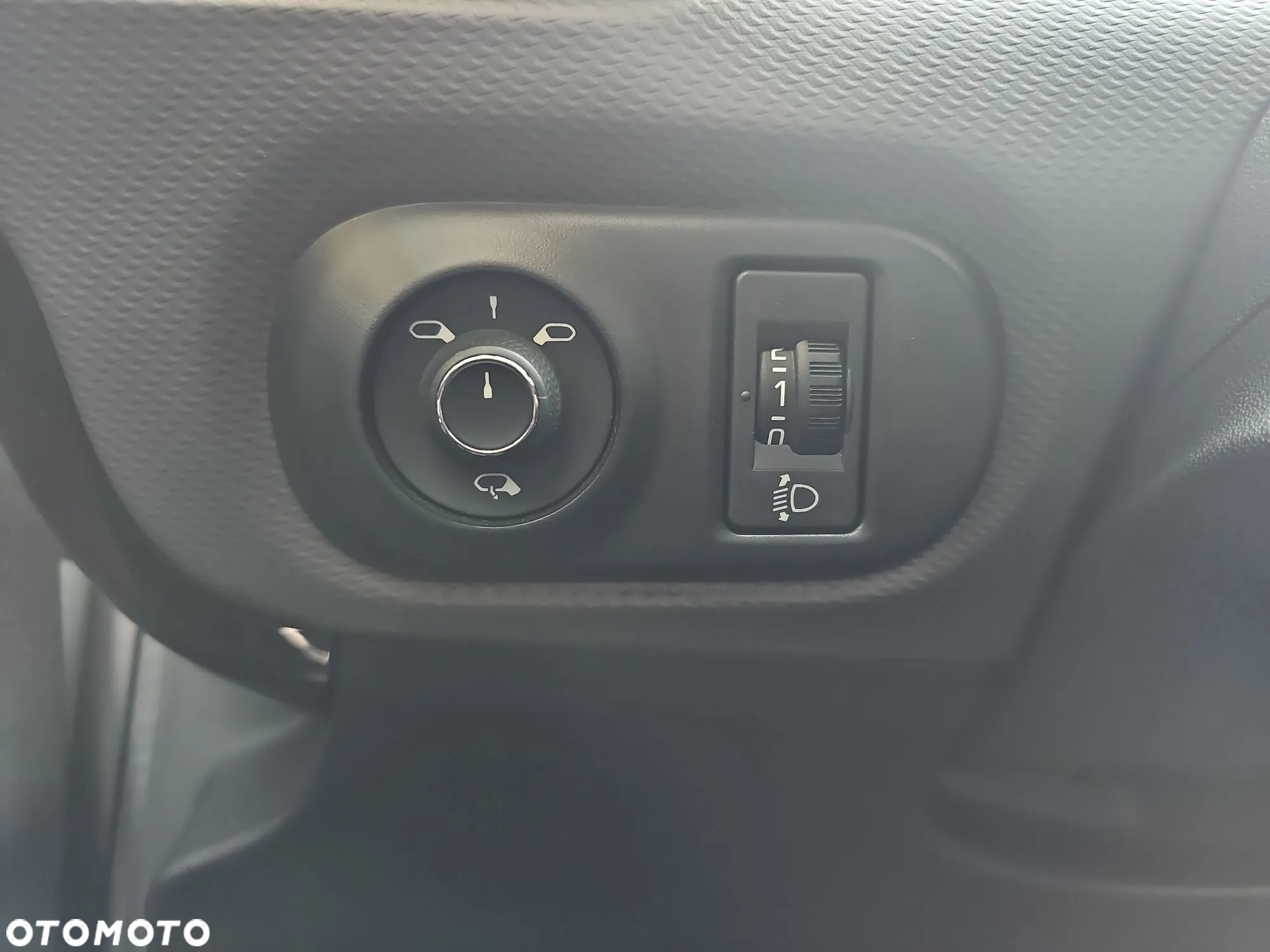 Citroën C4 Cactus 1.2 PureTech Shine S&S EAT6 - 21