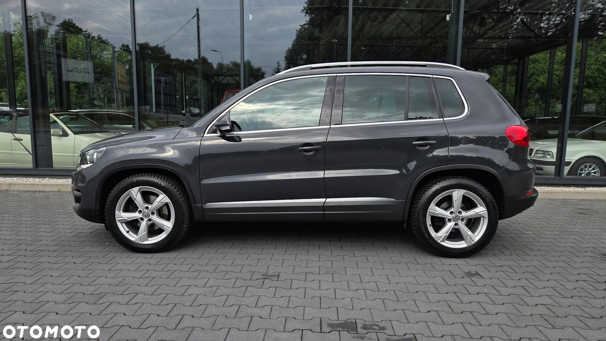 Volkswagen Tiguan 2.0 TDI DPF BlueMotion Technology Lounge Sport & Style - 38