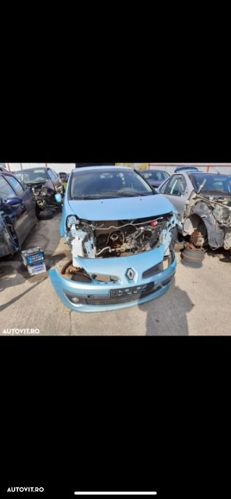 Dezmembrez Renault Clio 3