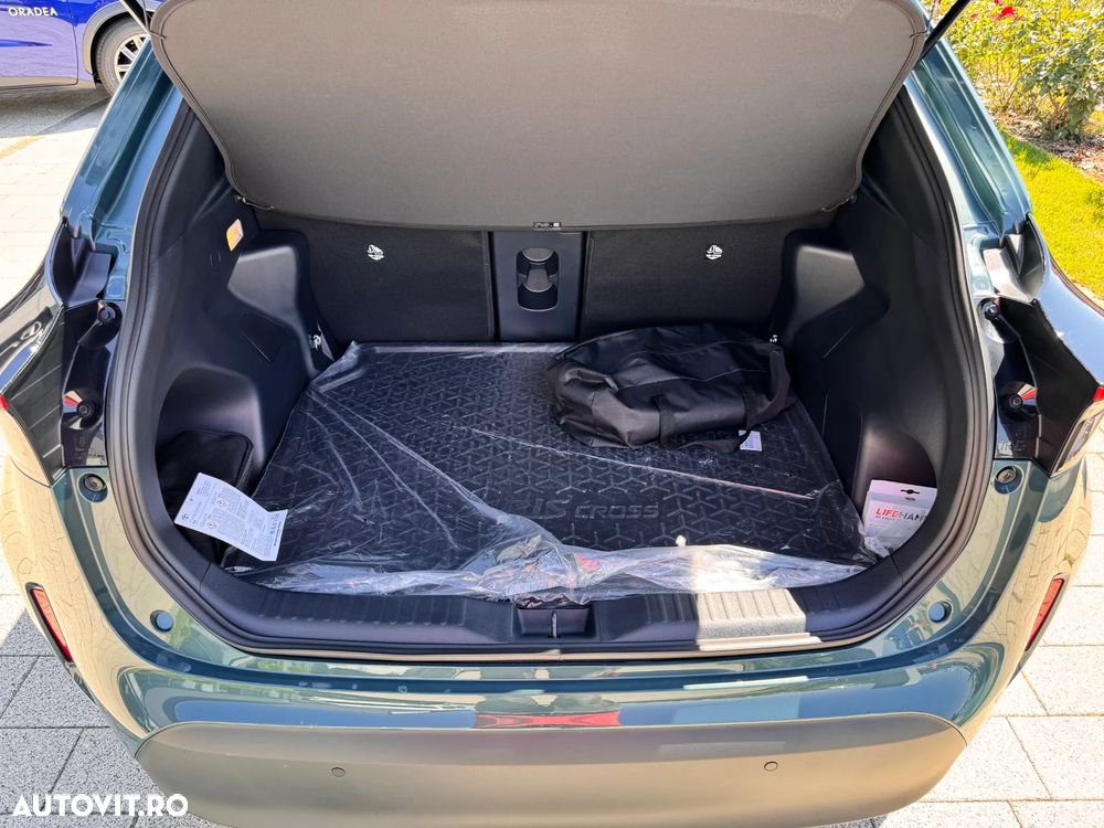 Toyota Yaris Cross 1.5 VVT-i HSD 116 4x2 HEV Dynamic - 28