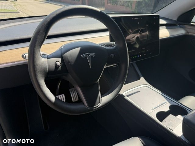 Tesla Model Y Performance AWD - 15