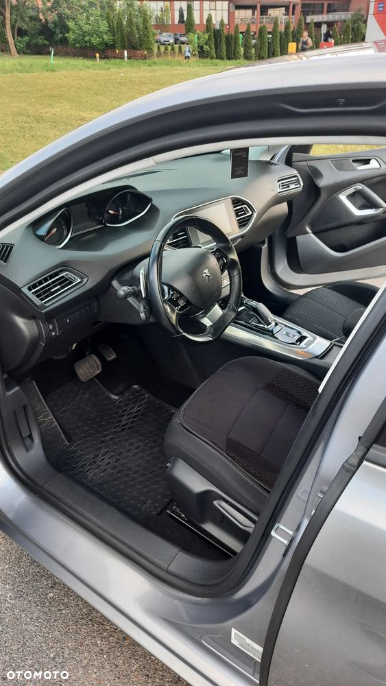 Peugeot 308 1.2 PureTech GPF Active S&S EAT8 - 23