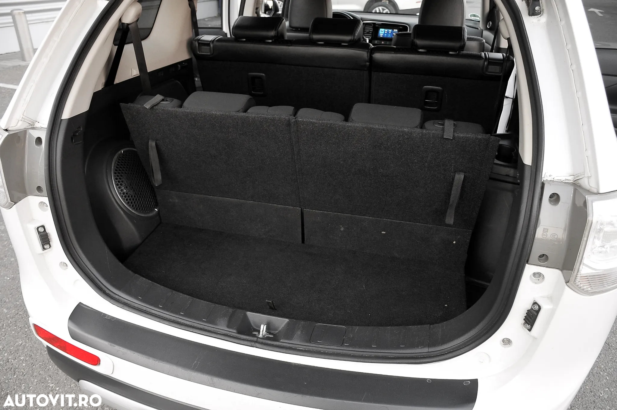 Mitsubishi Outlander 2.2 DI-D 4WD Intense - 25