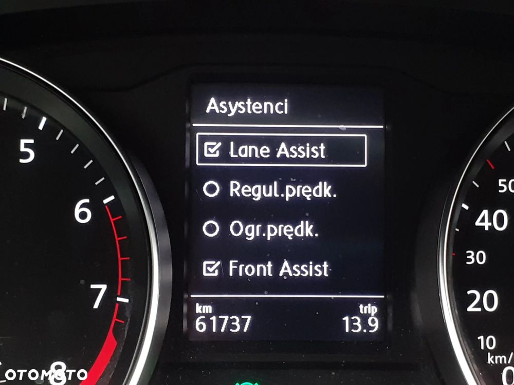 Volkswagen Passat - 11