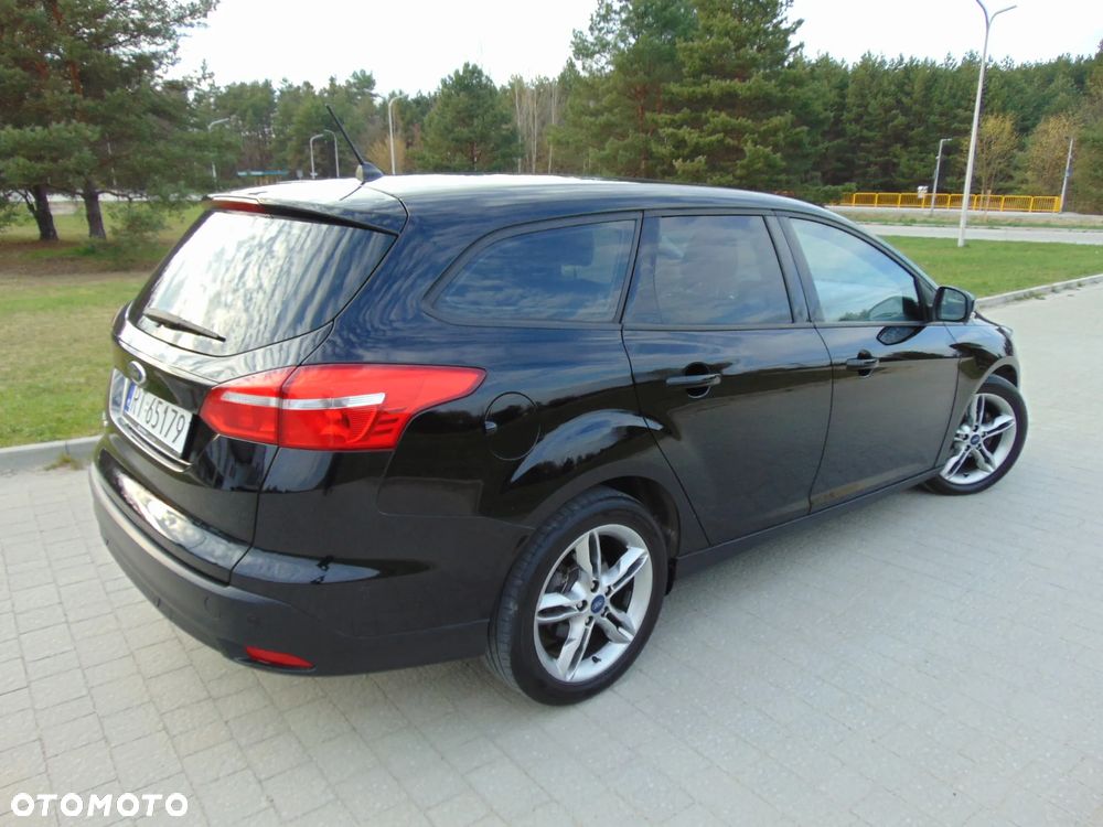 Ford Focus - 32