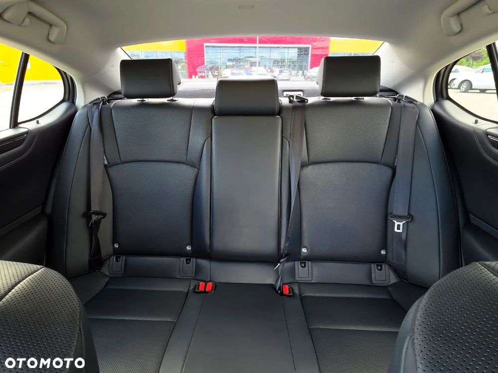 Lexus ES 300h Business Edition + - 25