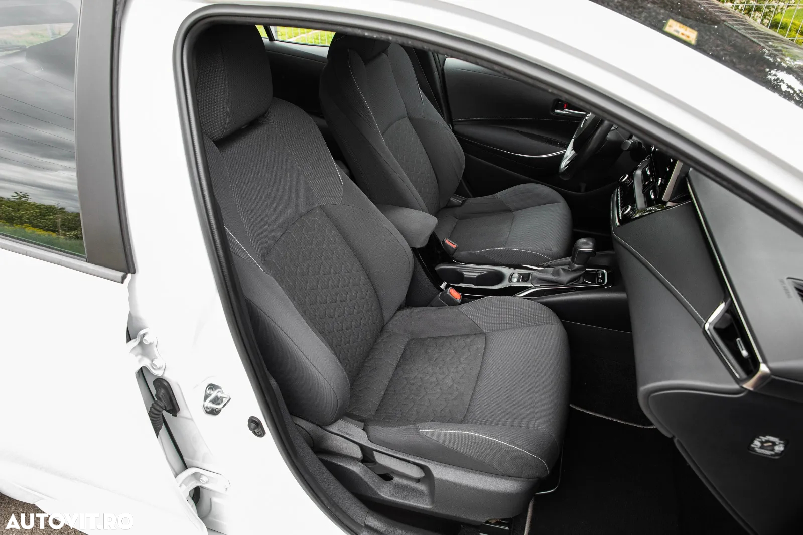 Toyota Corolla 1.8 HSD Active - 17
