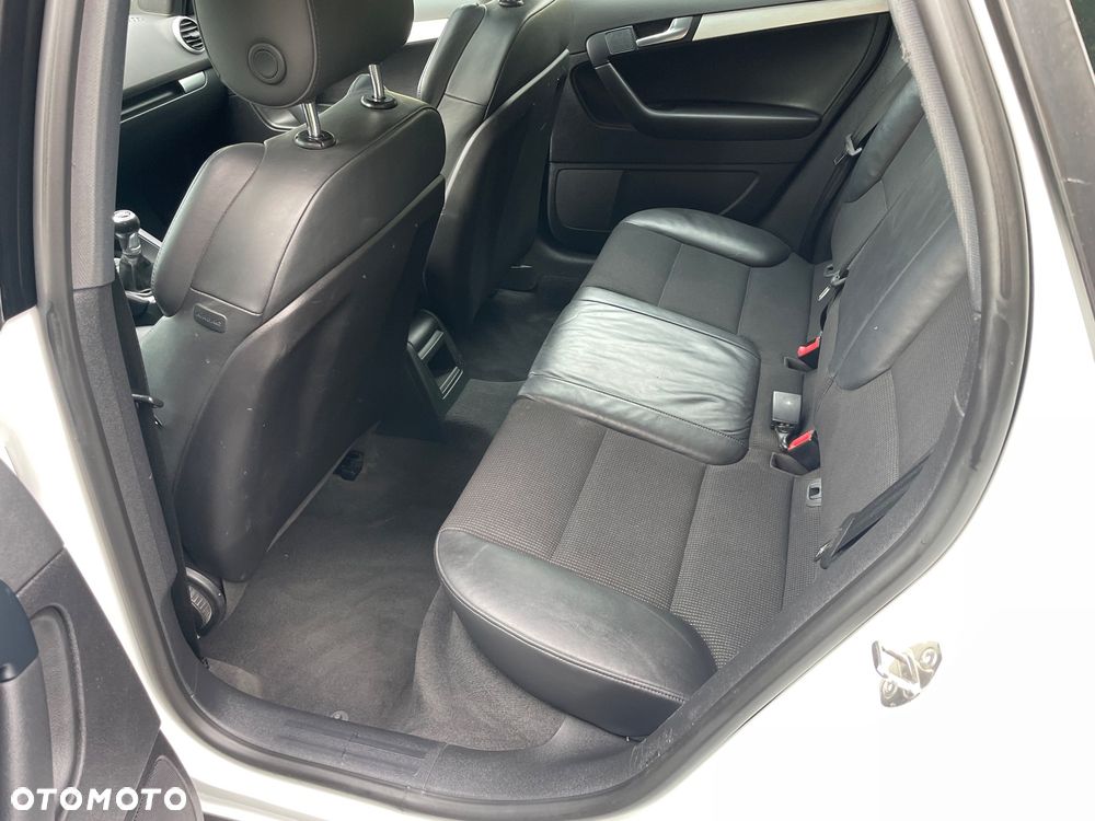 Audi A3 Sportback 2.0 TDI DPF Ambiente - 11