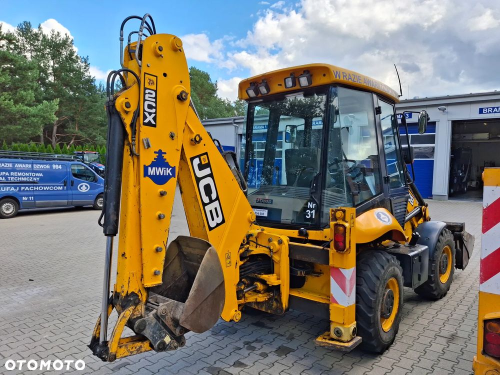JCB 2CX - 6