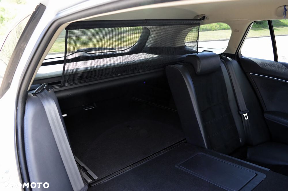 Toyota Avensis 2.0 D-4D Sol - 14