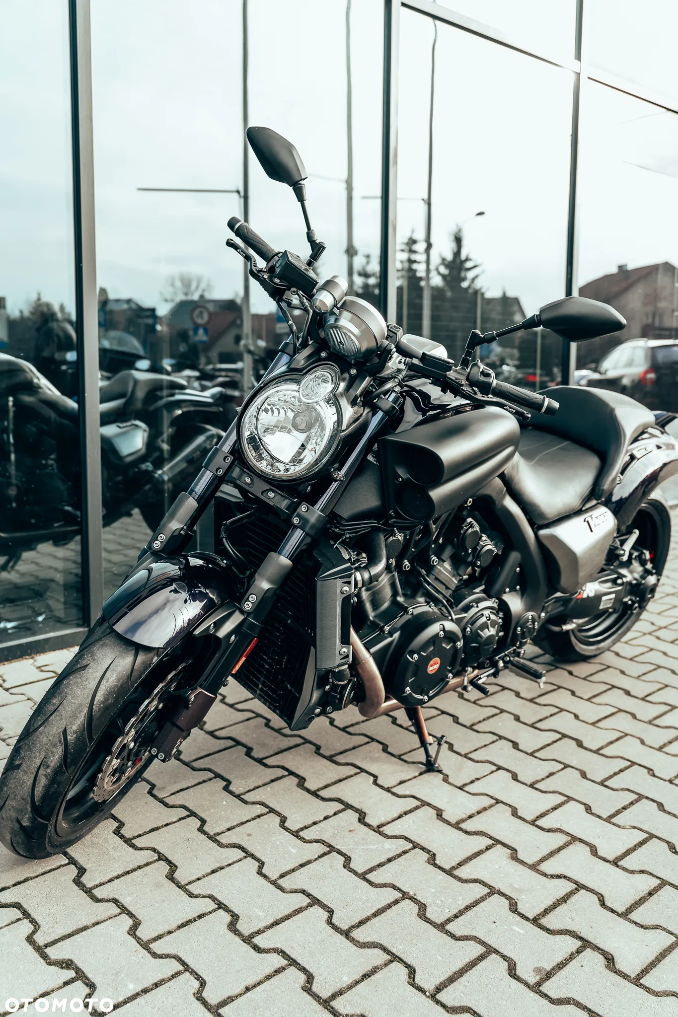 Yamaha V-MAX - 4