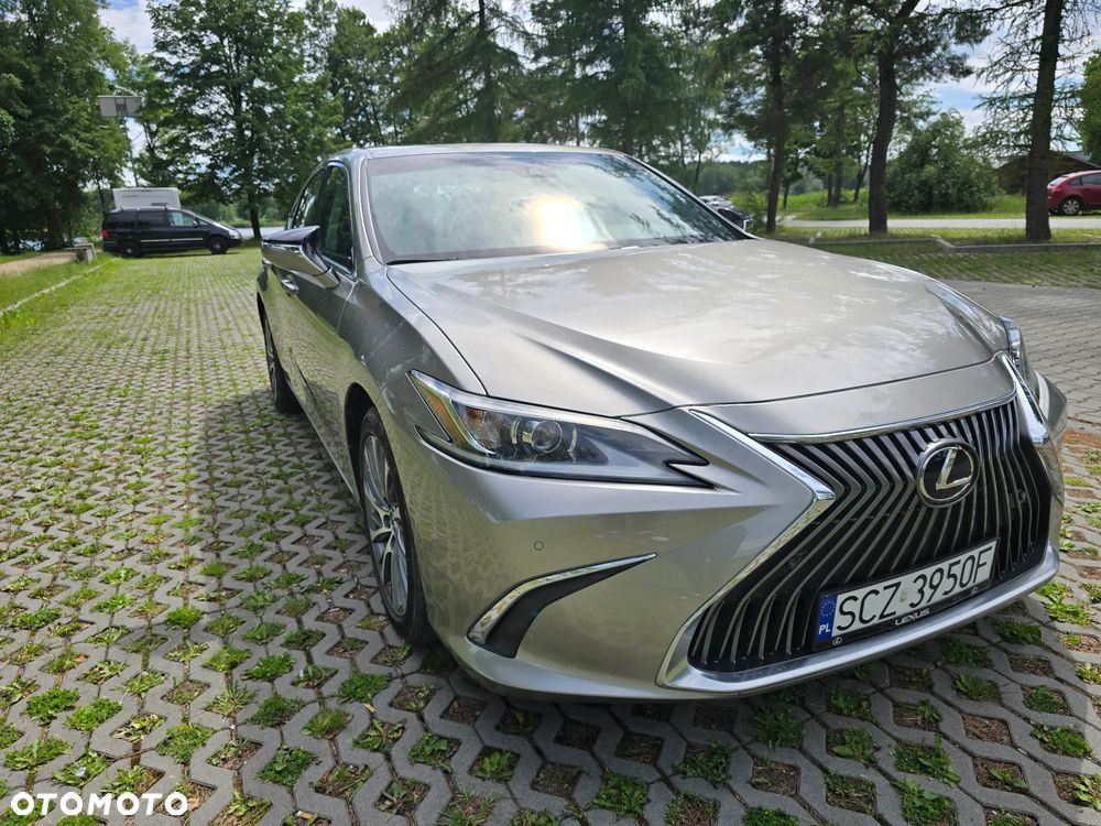 Lexus ES - 1