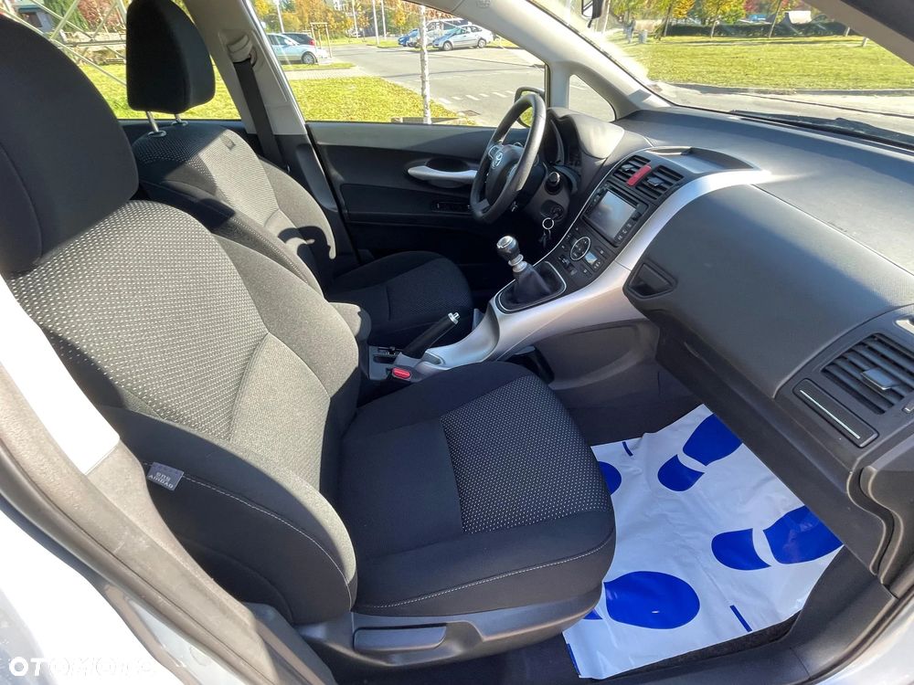 Toyota Auris 1.6 Executive - 14