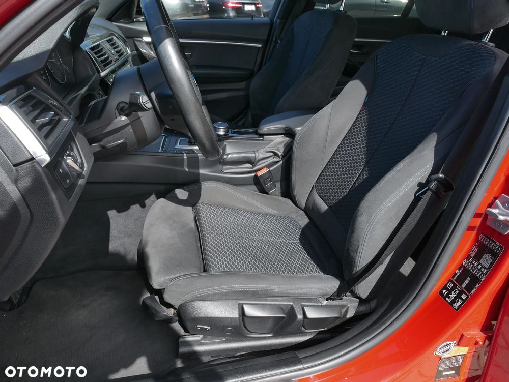 BMW Seria 3 330i GPF xDrive M Sport Shadow - 12