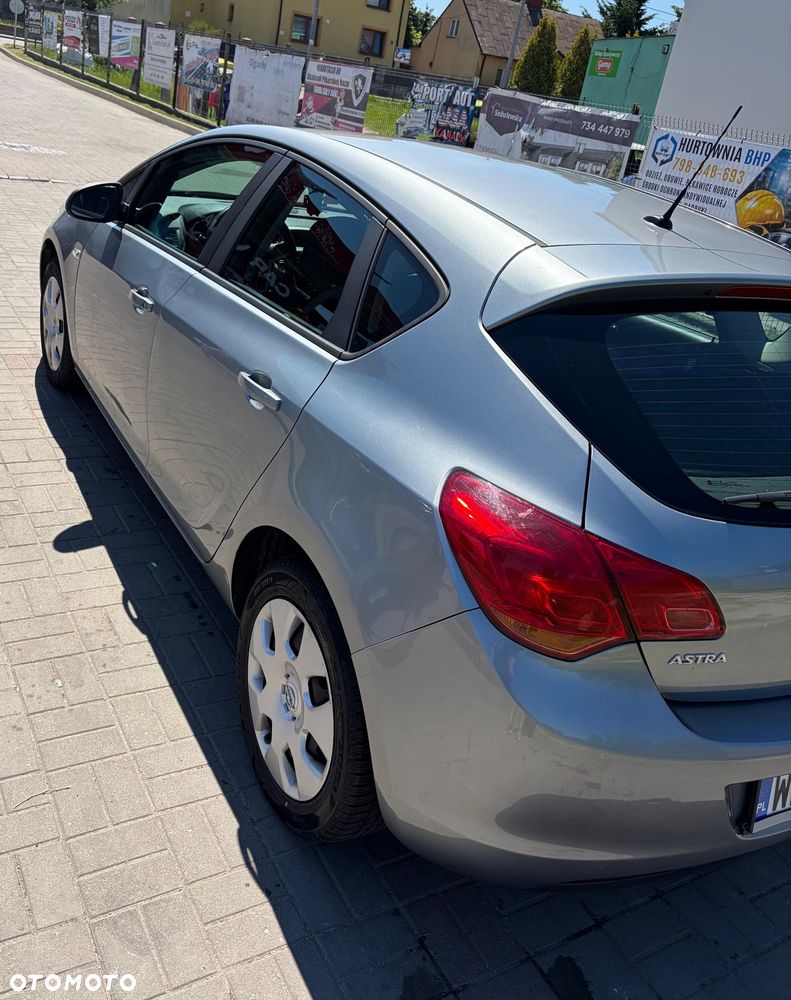 Opel Astra 1.7 CDTI - 4