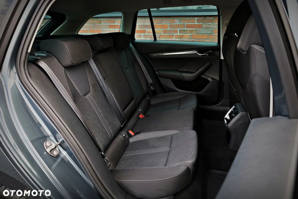 Skoda Octavia 2.0 TDI Style DSG - 26