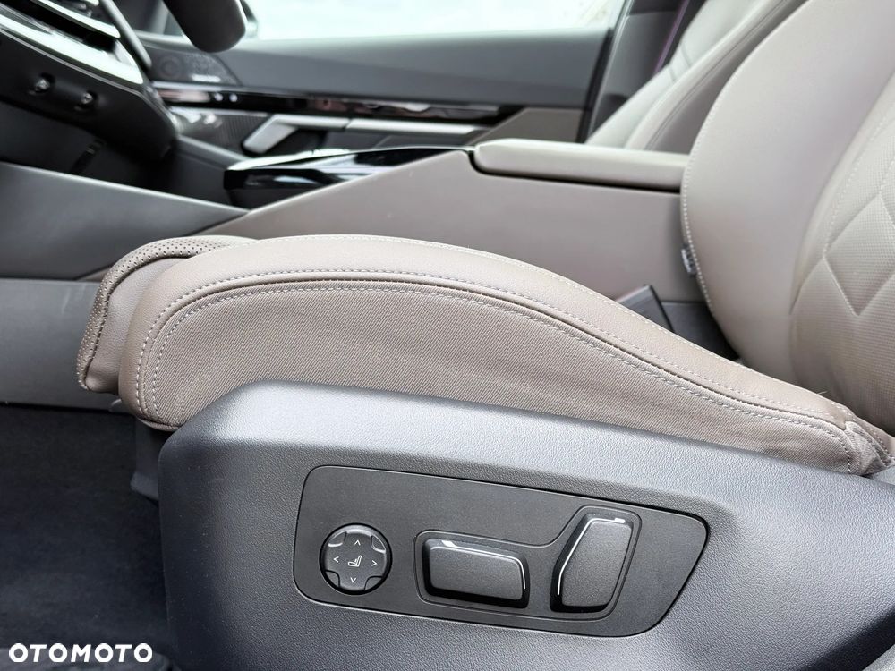 BMW Seria 5 520d xDrive - 31