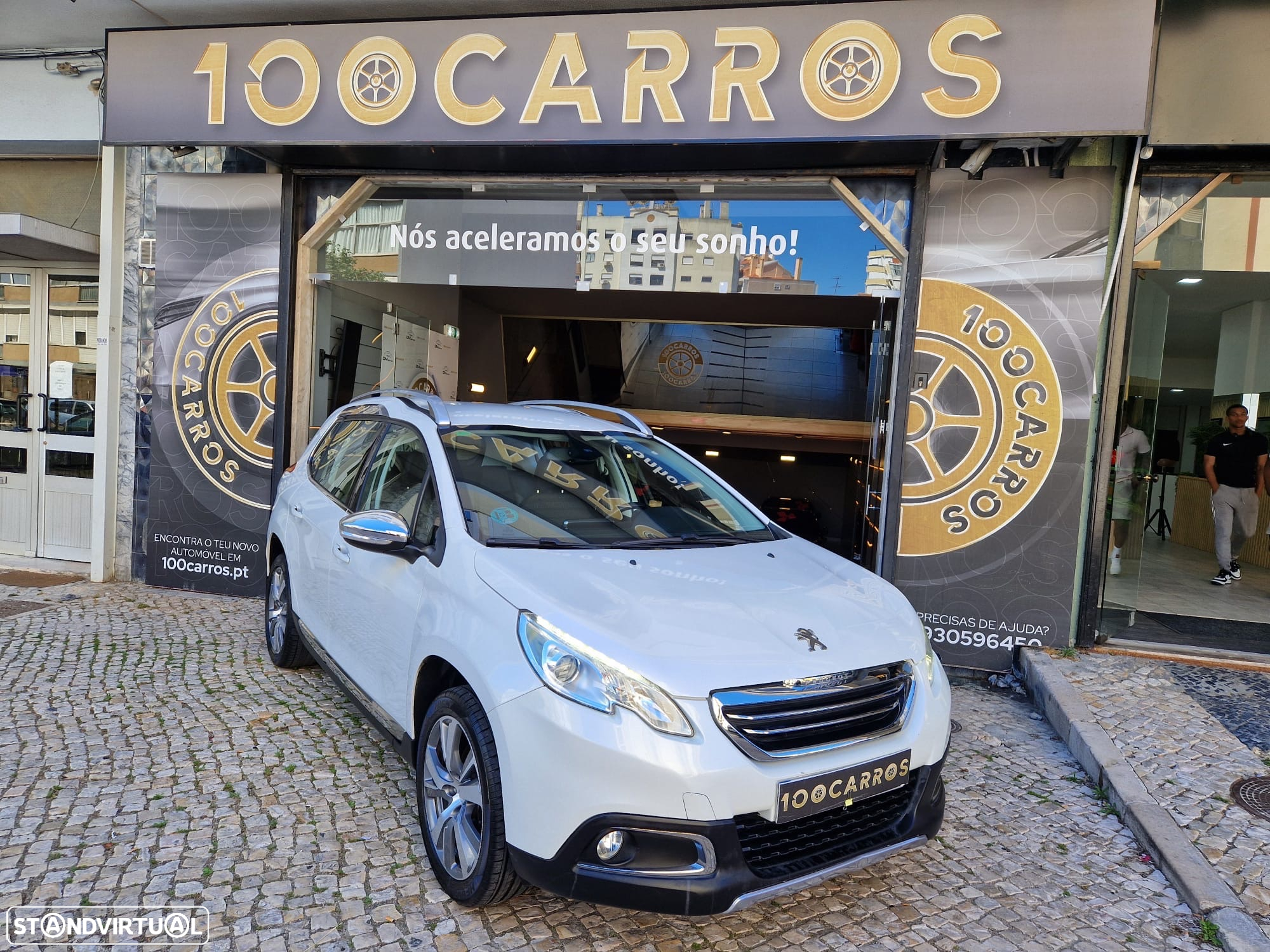Peugeot 2008 1.2 PureTech Allure - 3
