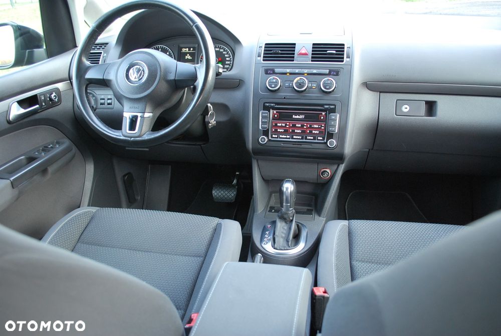 Volkswagen Touran 1.6 TDI DPF BlueMotion Technology DSG Highline - 12