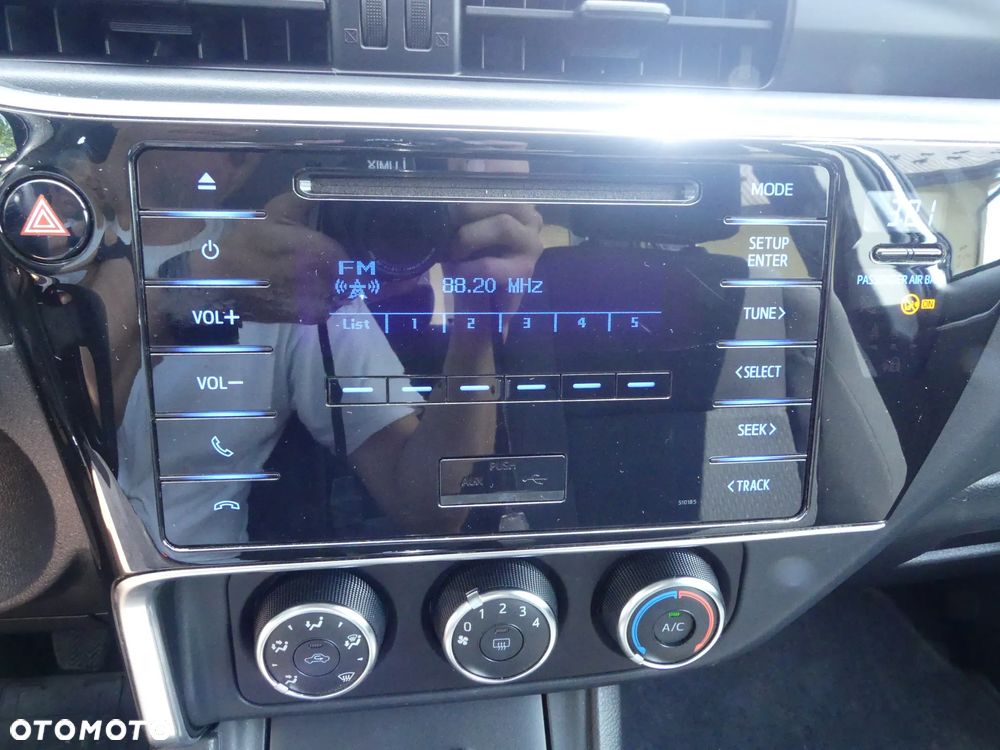 Toyota Corolla 1.33 Life - 24