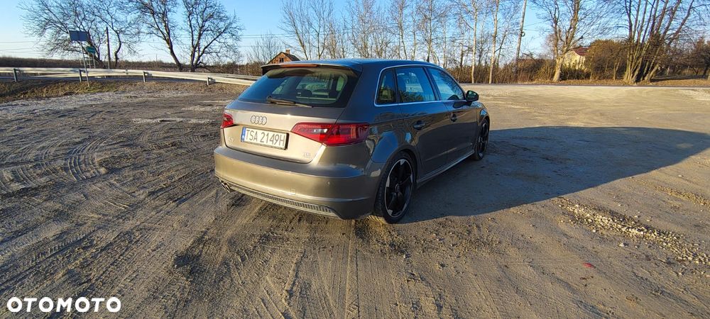 Audi A3 Sportback 2.0 TDI (clean diesel) quattro S tronic S line Sportpaket - 3