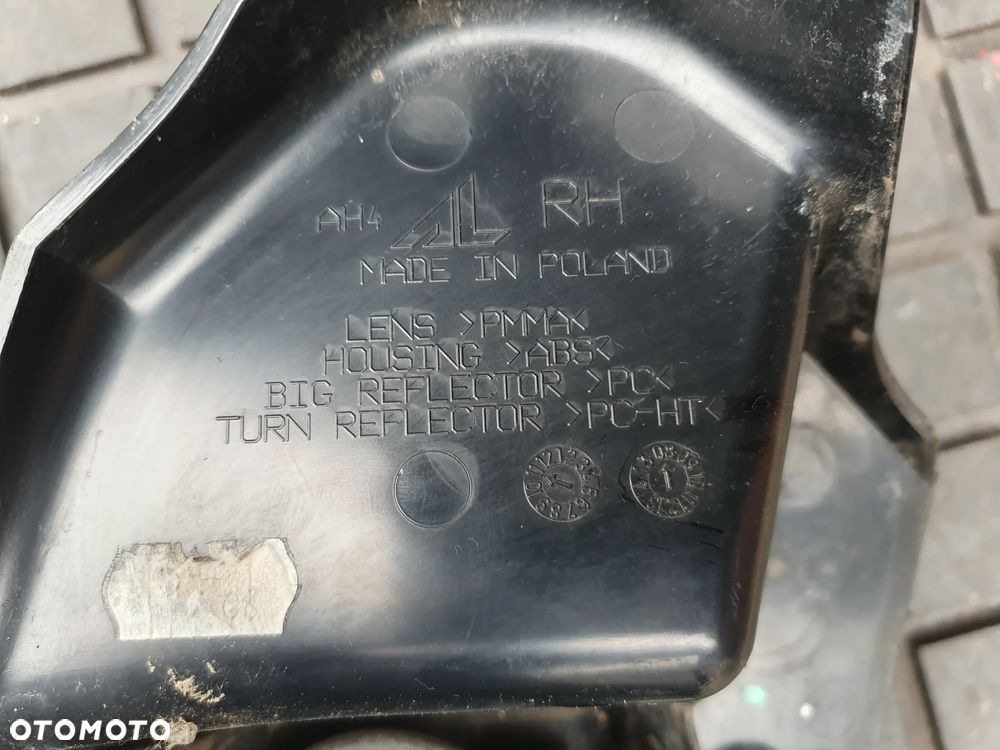 COLT VI FL Z30 LAMPA TYŁ PRAWY 5D LIFT EUROPA - 4